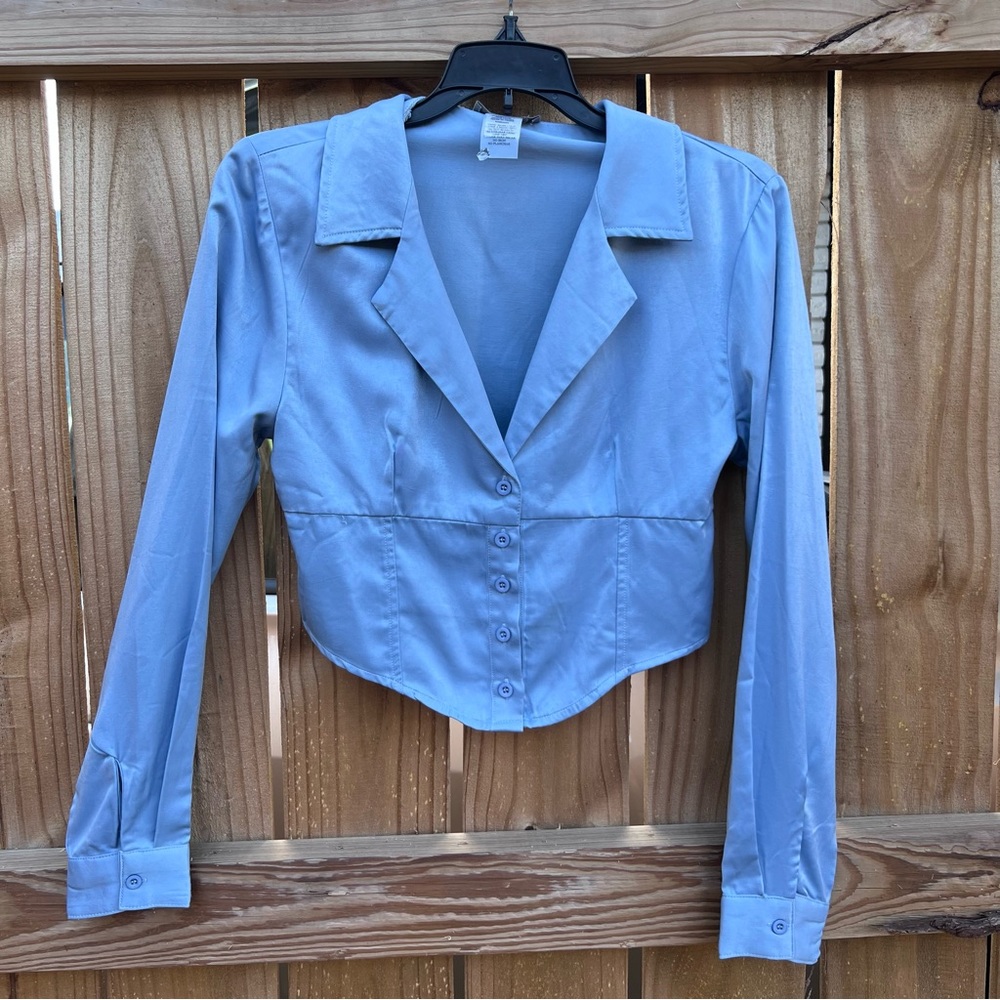 Long sleeve collared style